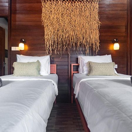 Mad Monkey Nusa Lembongan Екстериор снимка