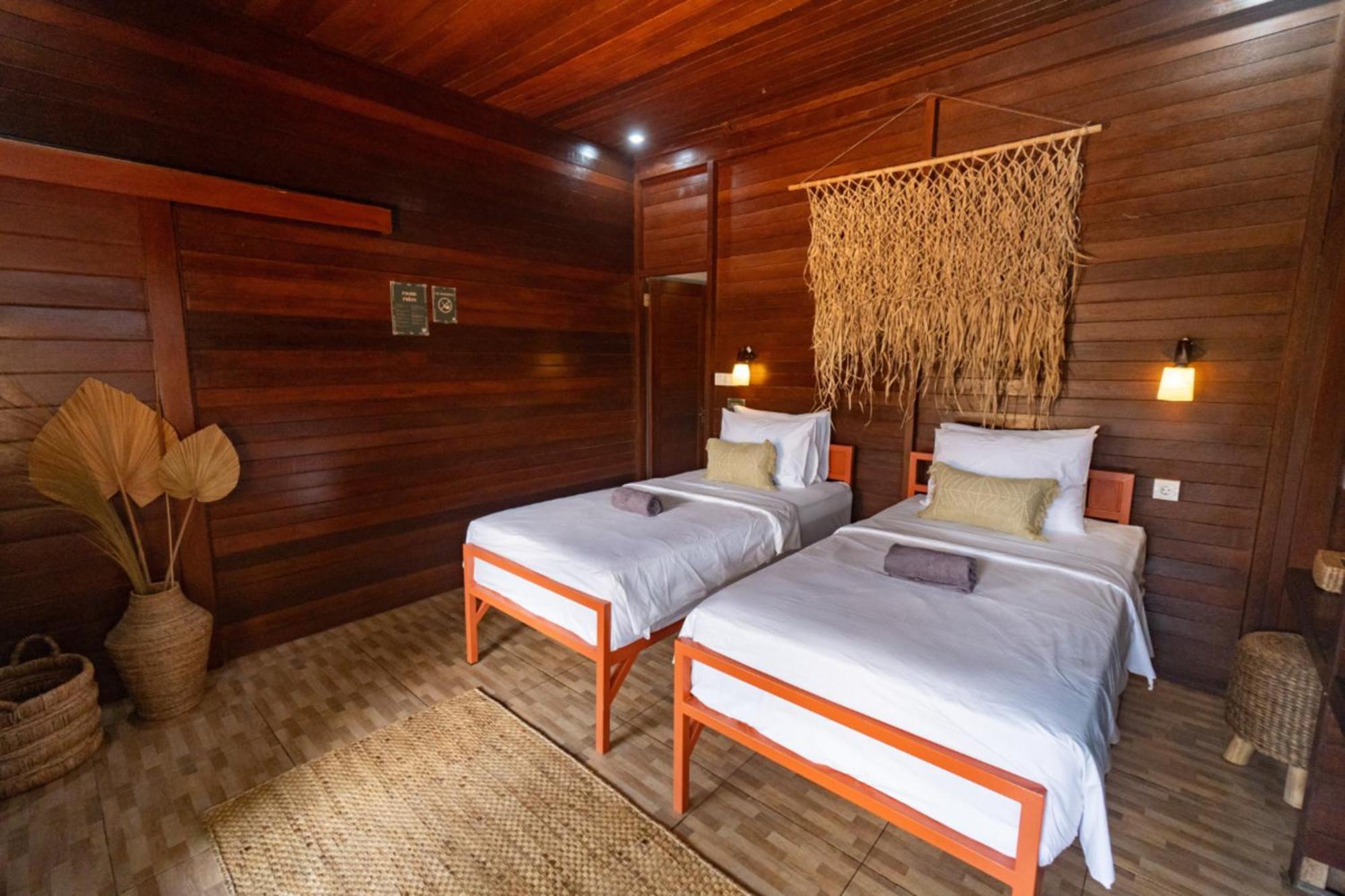 Mad Monkey Nusa Lembongan Екстериор снимка