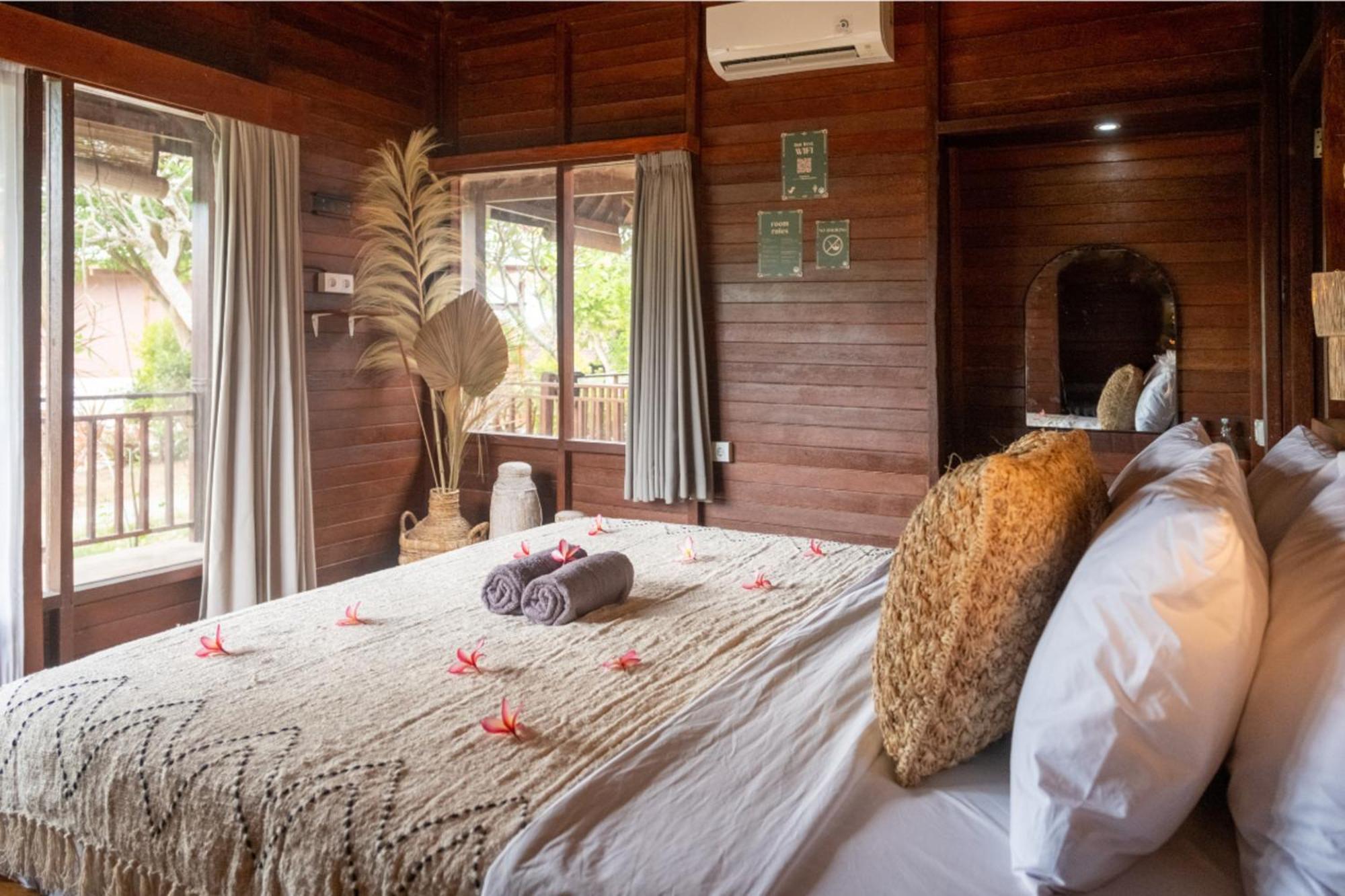 Mad Monkey Nusa Lembongan Екстериор снимка