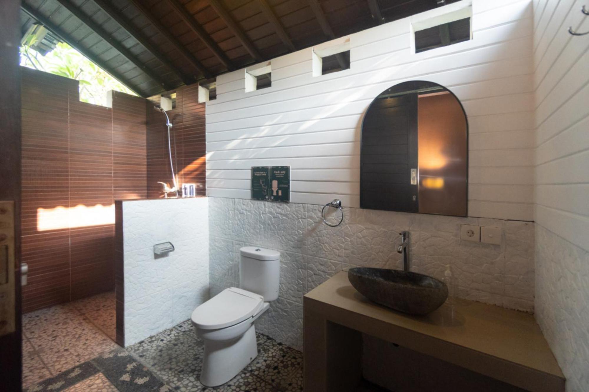 Mad Monkey Nusa Lembongan Екстериор снимка