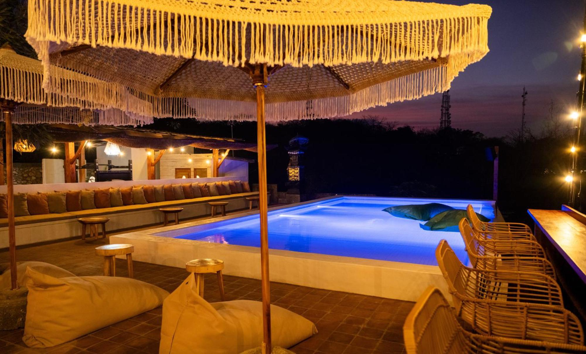 Mad Monkey Nusa Lembongan Екстериор снимка