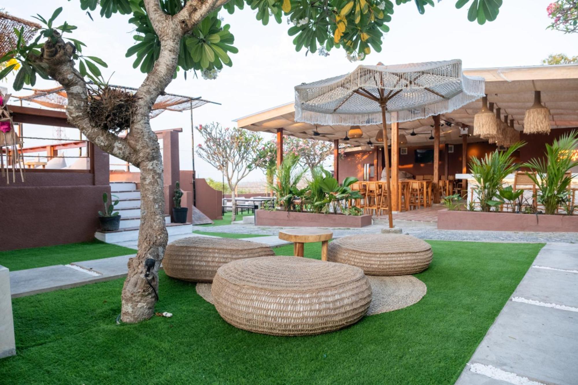 Mad Monkey Nusa Lembongan Екстериор снимка